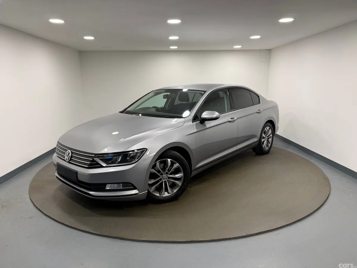 Volkswagen Passat Saloon, Diesel, 2018, Silver