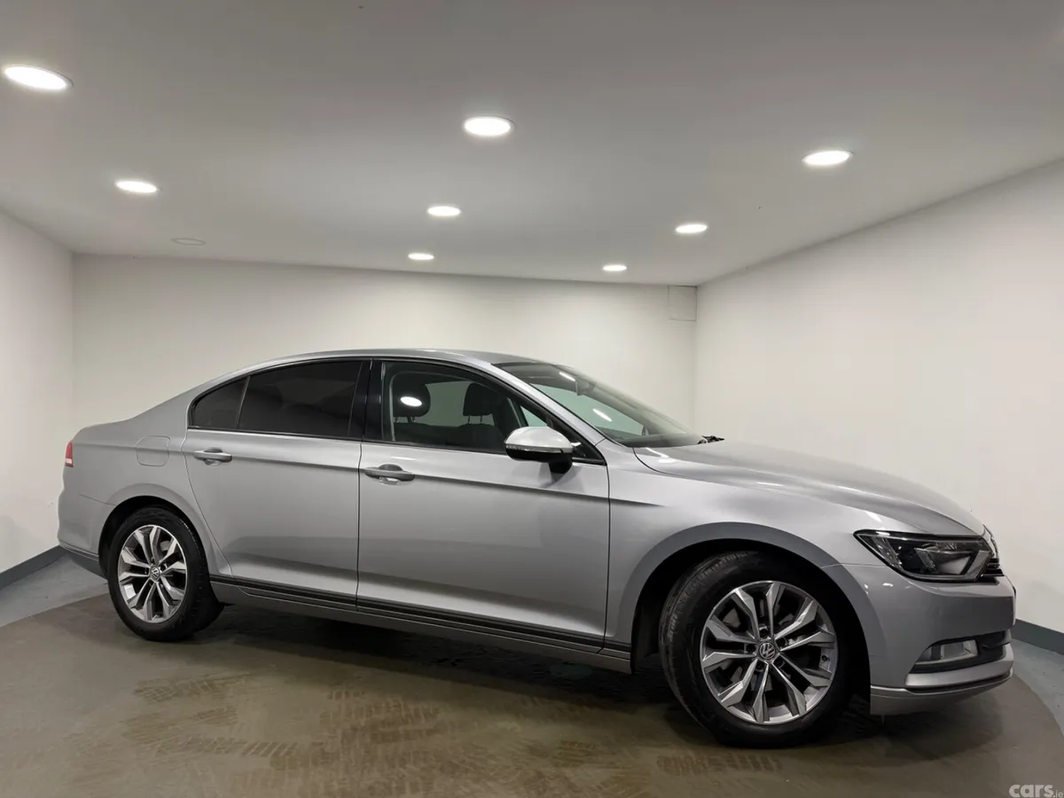 Volkswagen Passat Saloon, Diesel, 2018, Silver