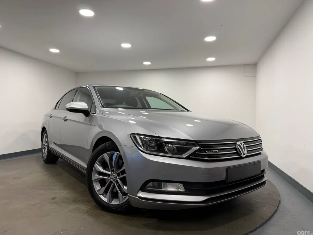 Volkswagen Passat Saloon, Diesel, 2018, Silver