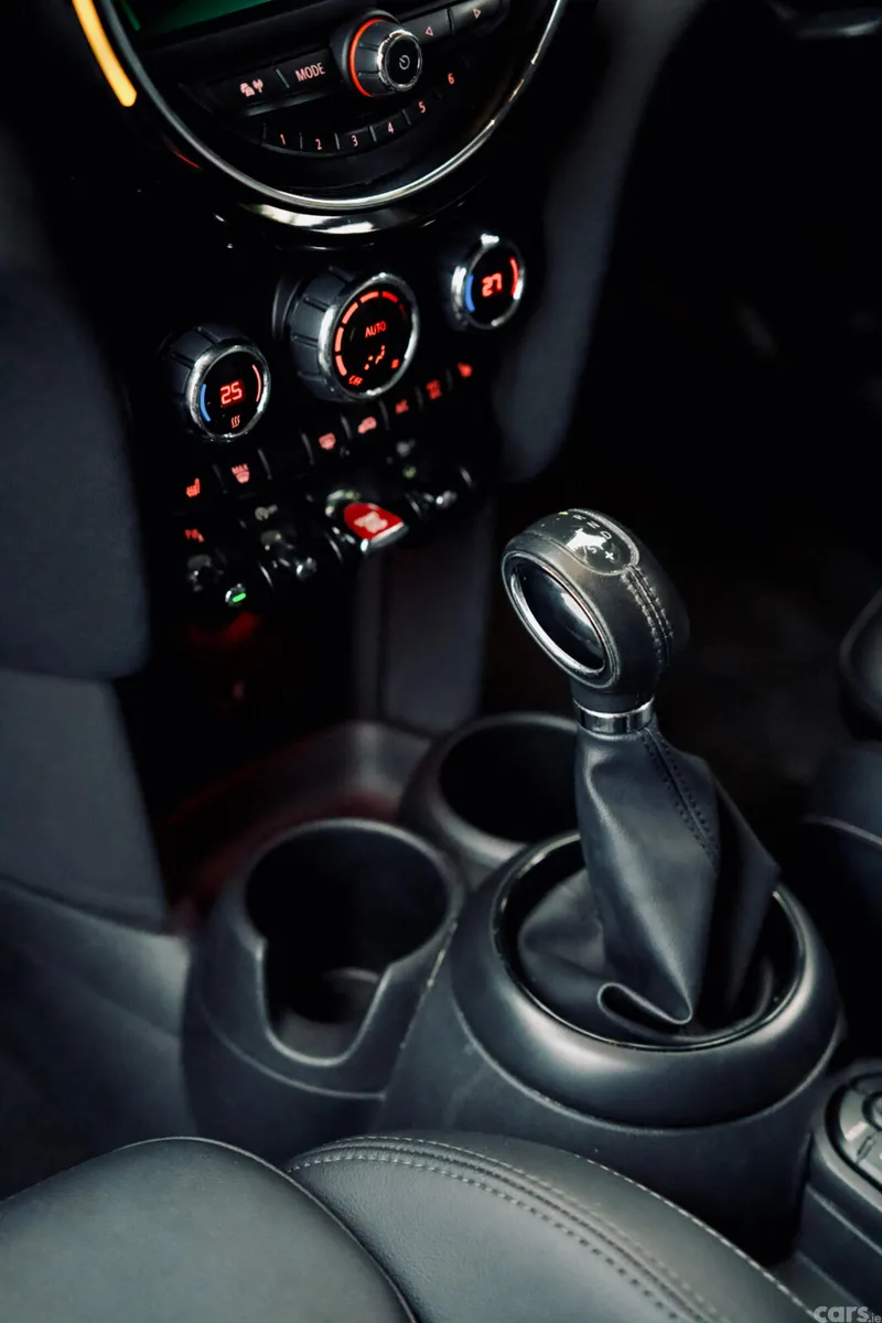 Mini Cooper Hatchback, Diesel, 2019, White