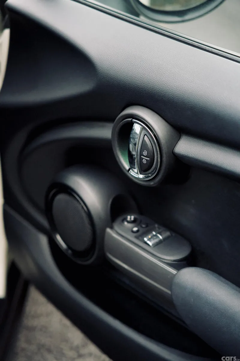 Mini Cooper Hatchback, Diesel, 2019, White