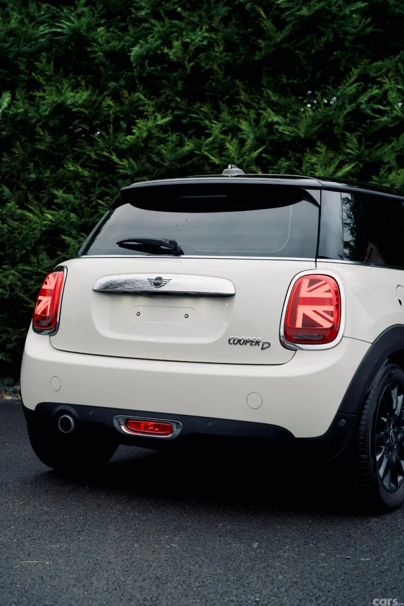 Mini Cooper Hatchback, Diesel, 2019, White