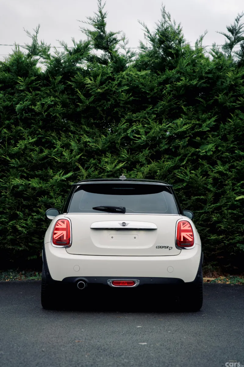 Mini Cooper Hatchback, Diesel, 2019, White