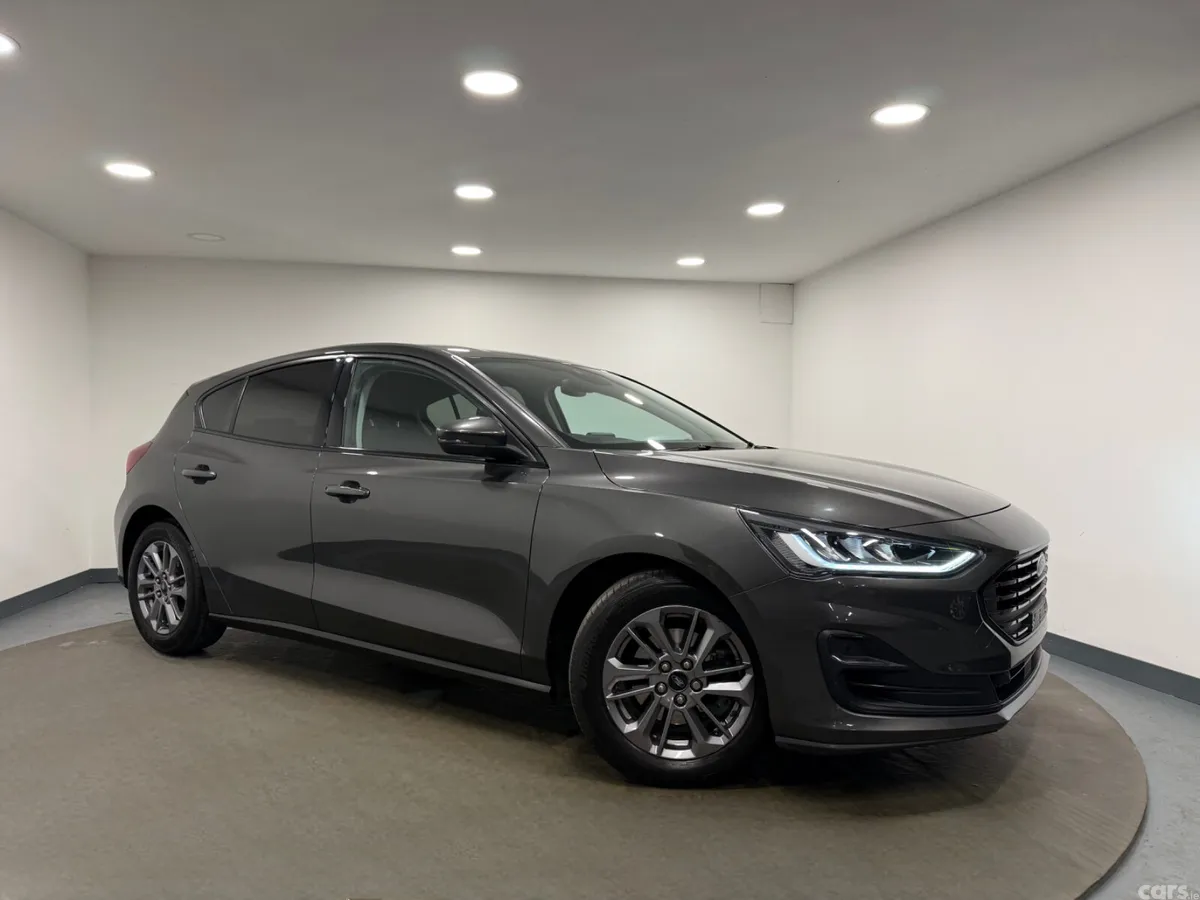 Ford Focus Hatchback, Diesel, 2022, Grey