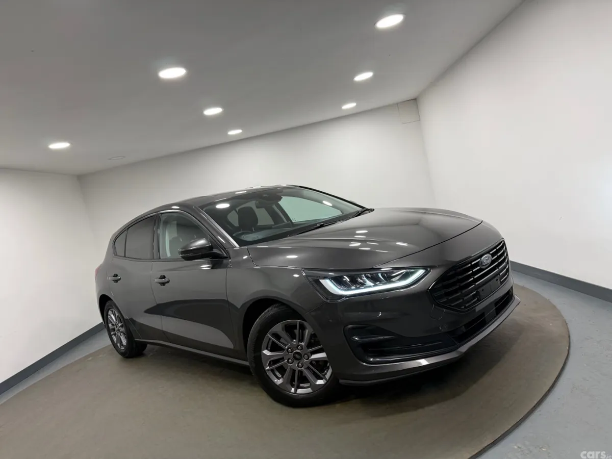 Ford Focus Hatchback, Diesel, 2022, Grey
