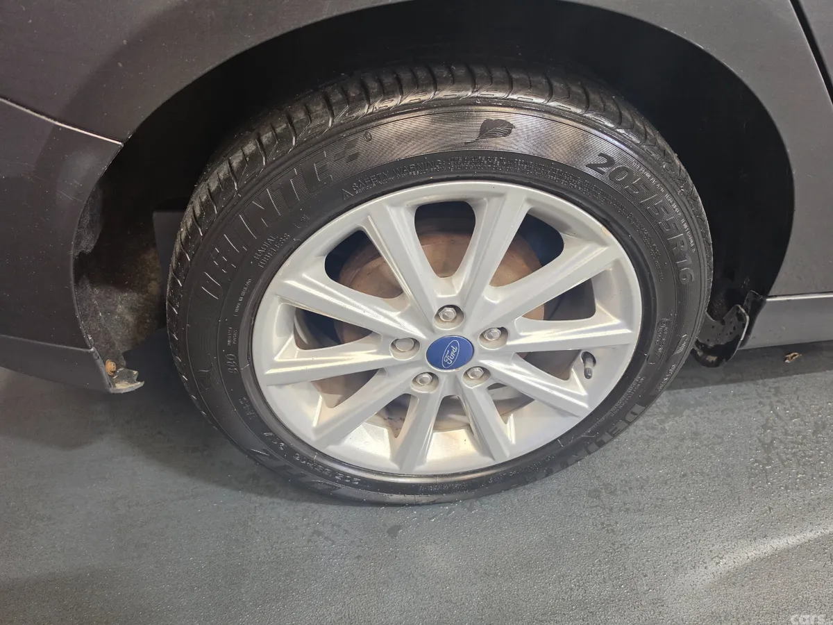 Ford Focus Hatchback, Diesel, 2019, Grey