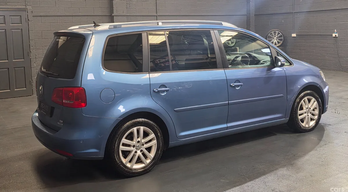 Volkswagen Touran MPV, Diesel, 2012, Blue