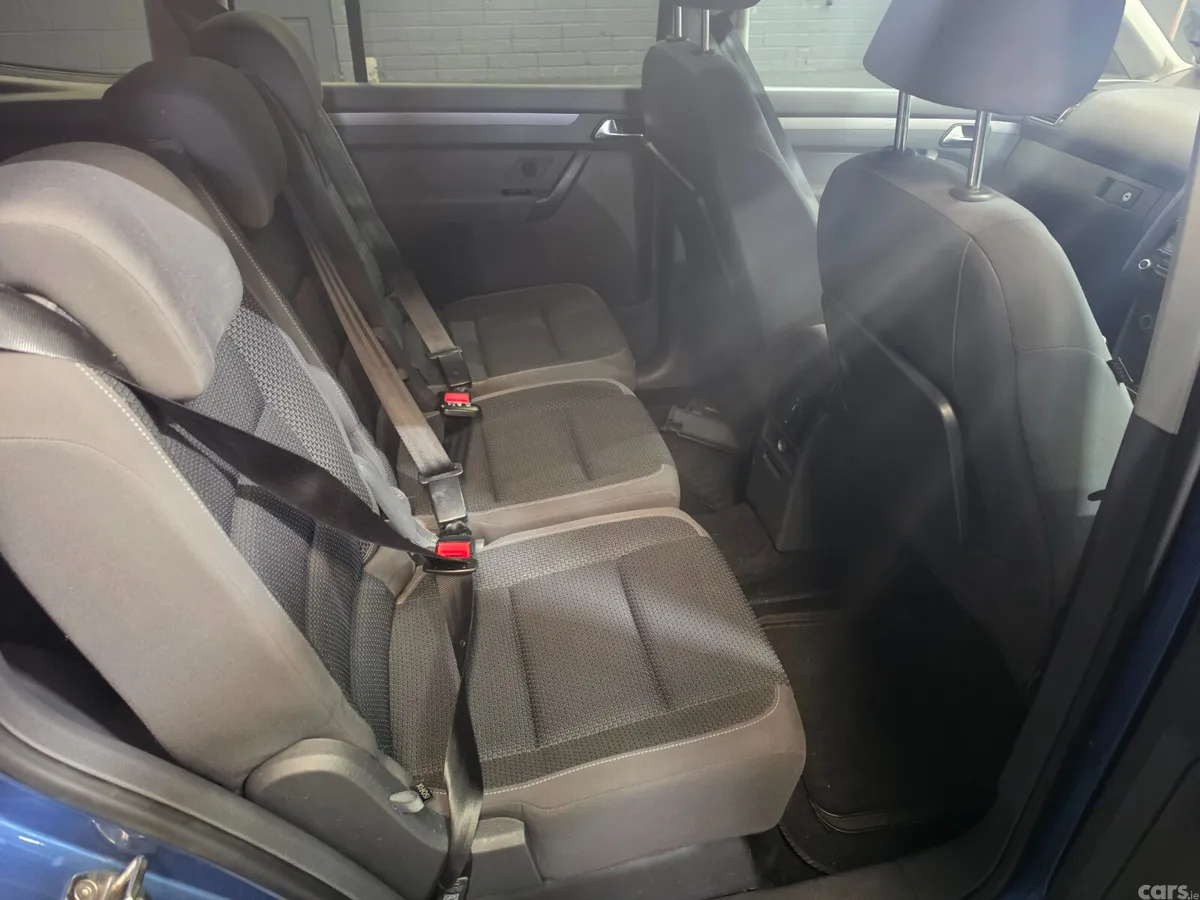Volkswagen Touran MPV, Diesel, 2012, Blue