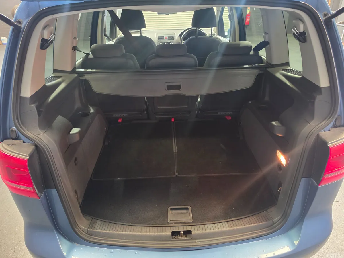 Volkswagen Touran MPV, Diesel, 2012, Blue