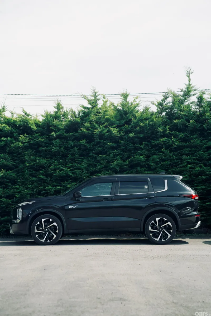 Mitsubishi Outlander SUV, Petrol Plug-in Hybrid, 2022, Black