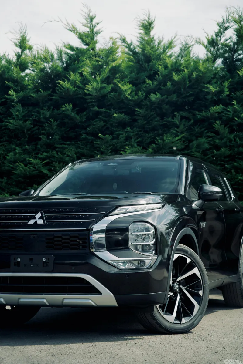 Mitsubishi Outlander SUV, Petrol Plug-in Hybrid, 2022, Black