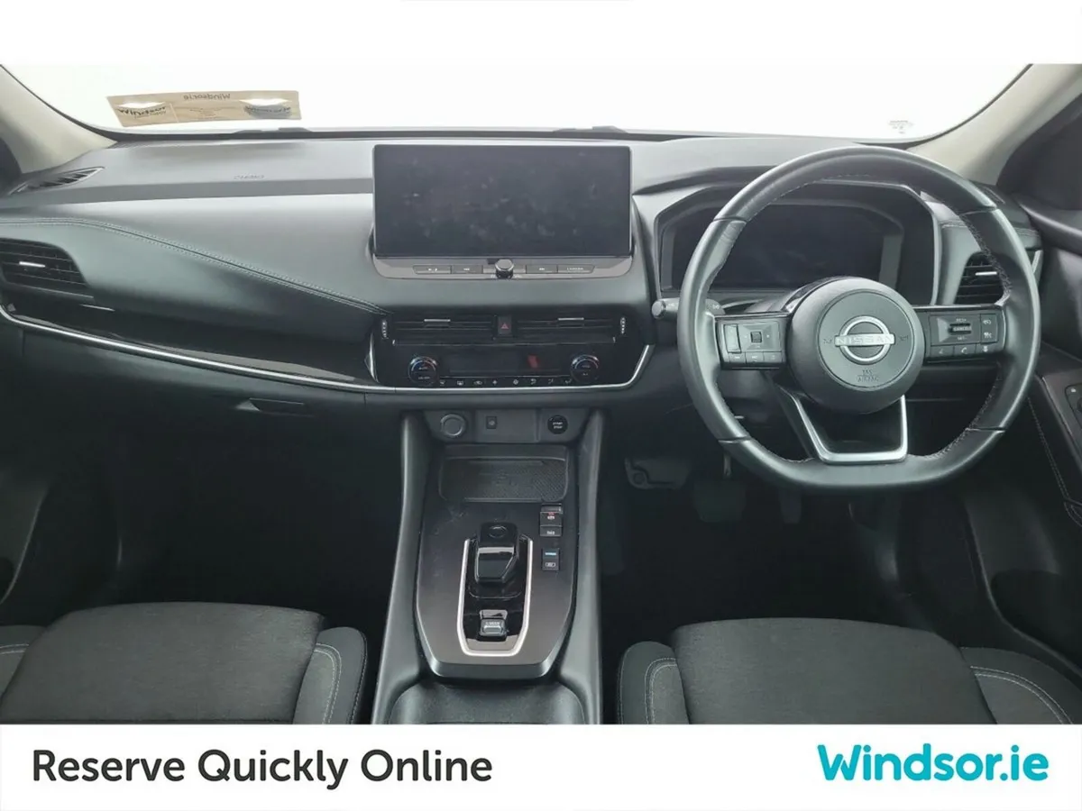 Nissan Qashqai MPV, Petrol, 2023, Orange