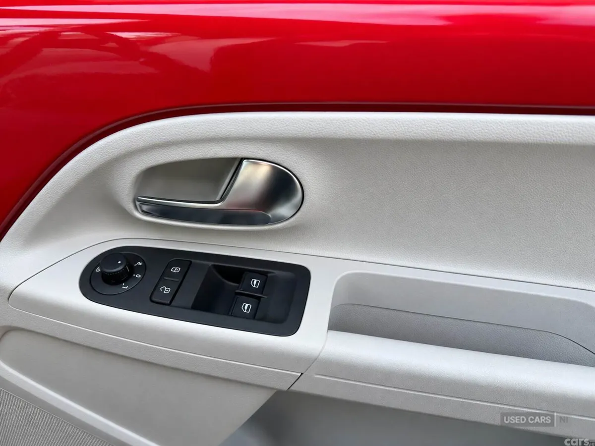 Volkswagen up! , Petrol, 2015, Red