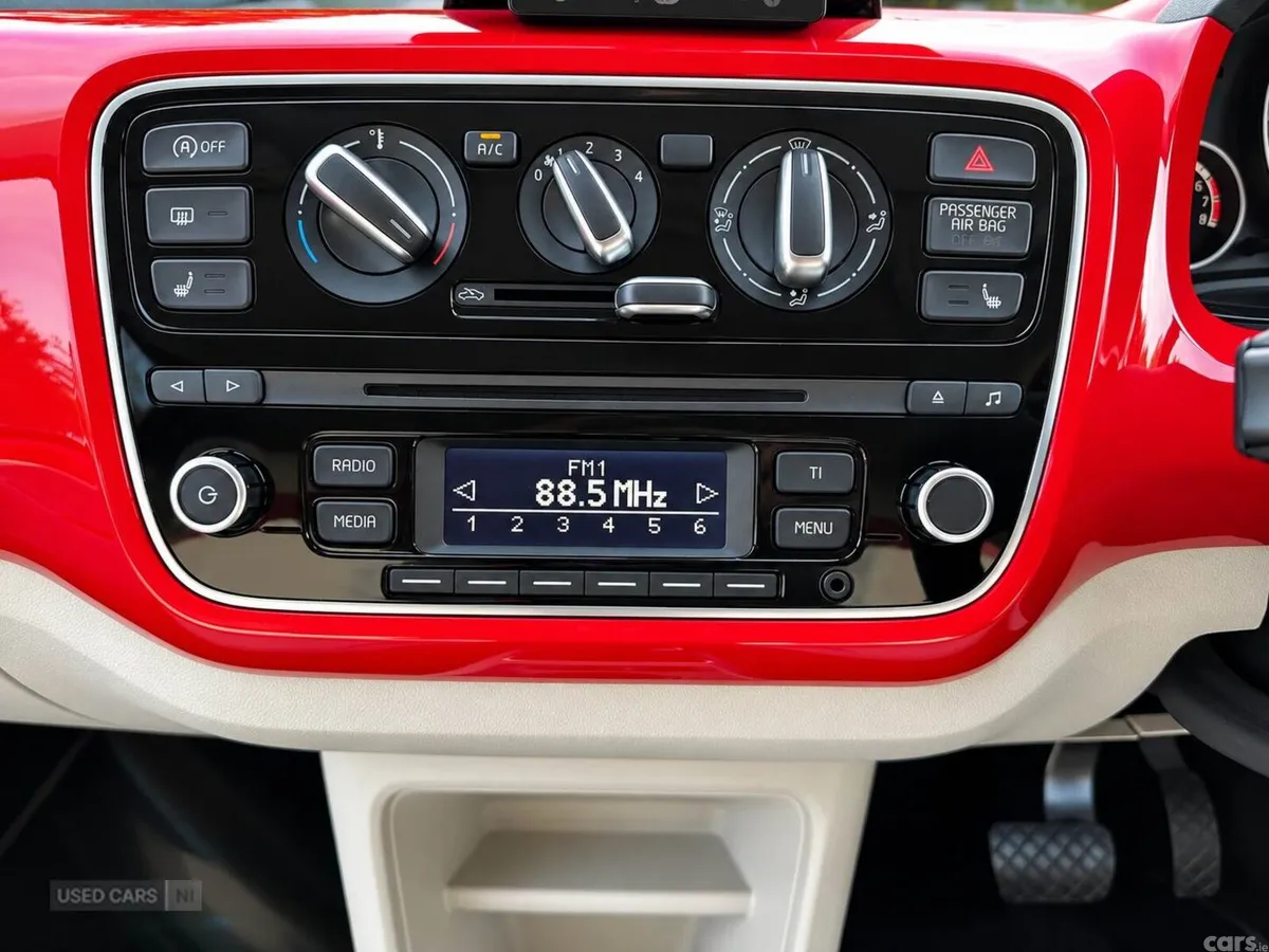 Volkswagen up! , Petrol, 2015, Red