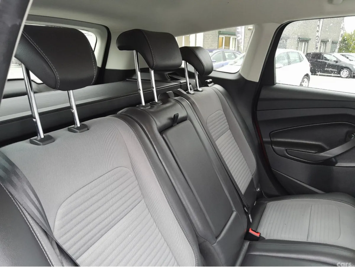 Ford Kuga Hatchback, Diesel, 2017, Red