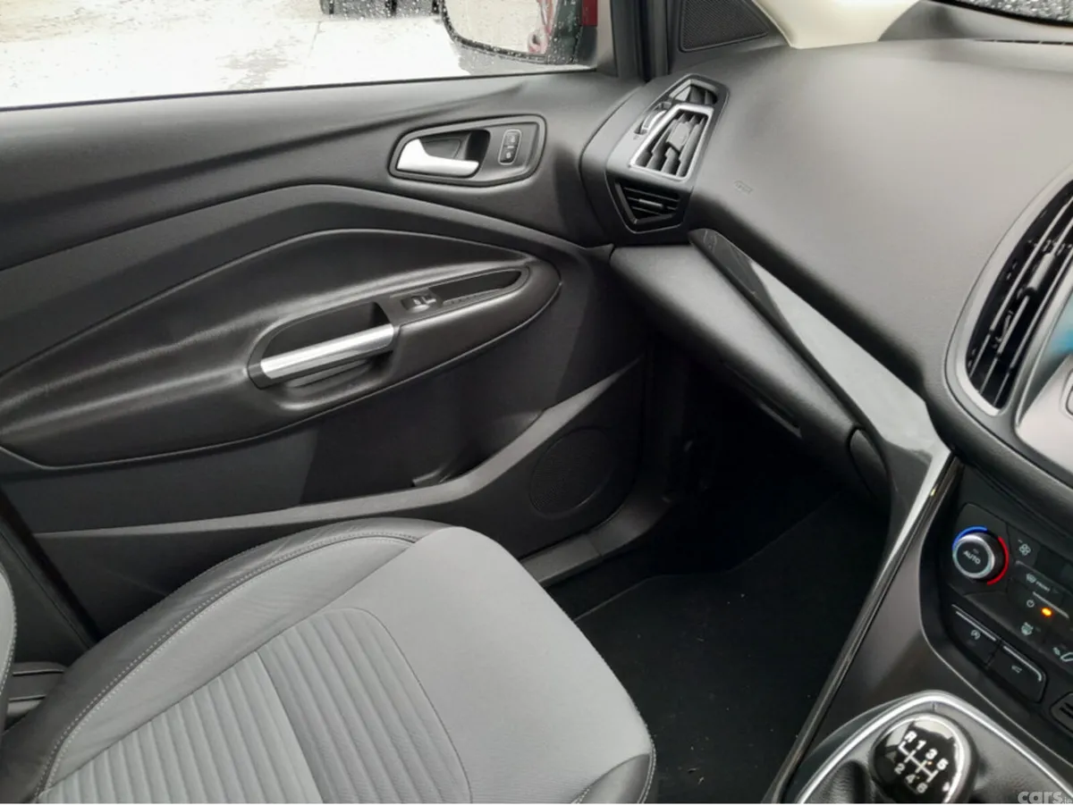 Ford Kuga Hatchback, Diesel, 2017, Red
