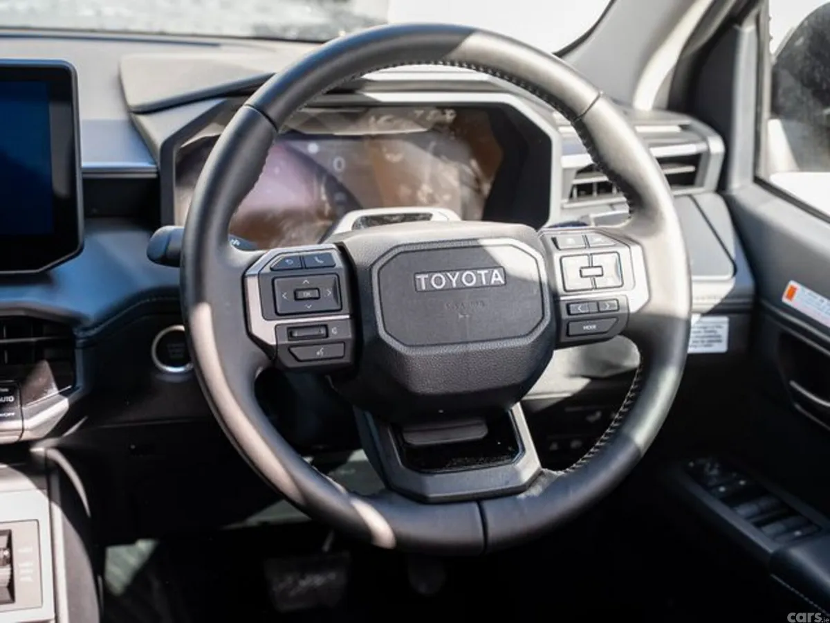 Toyota Hilux Pick Up, Diesel, 2026, Brown