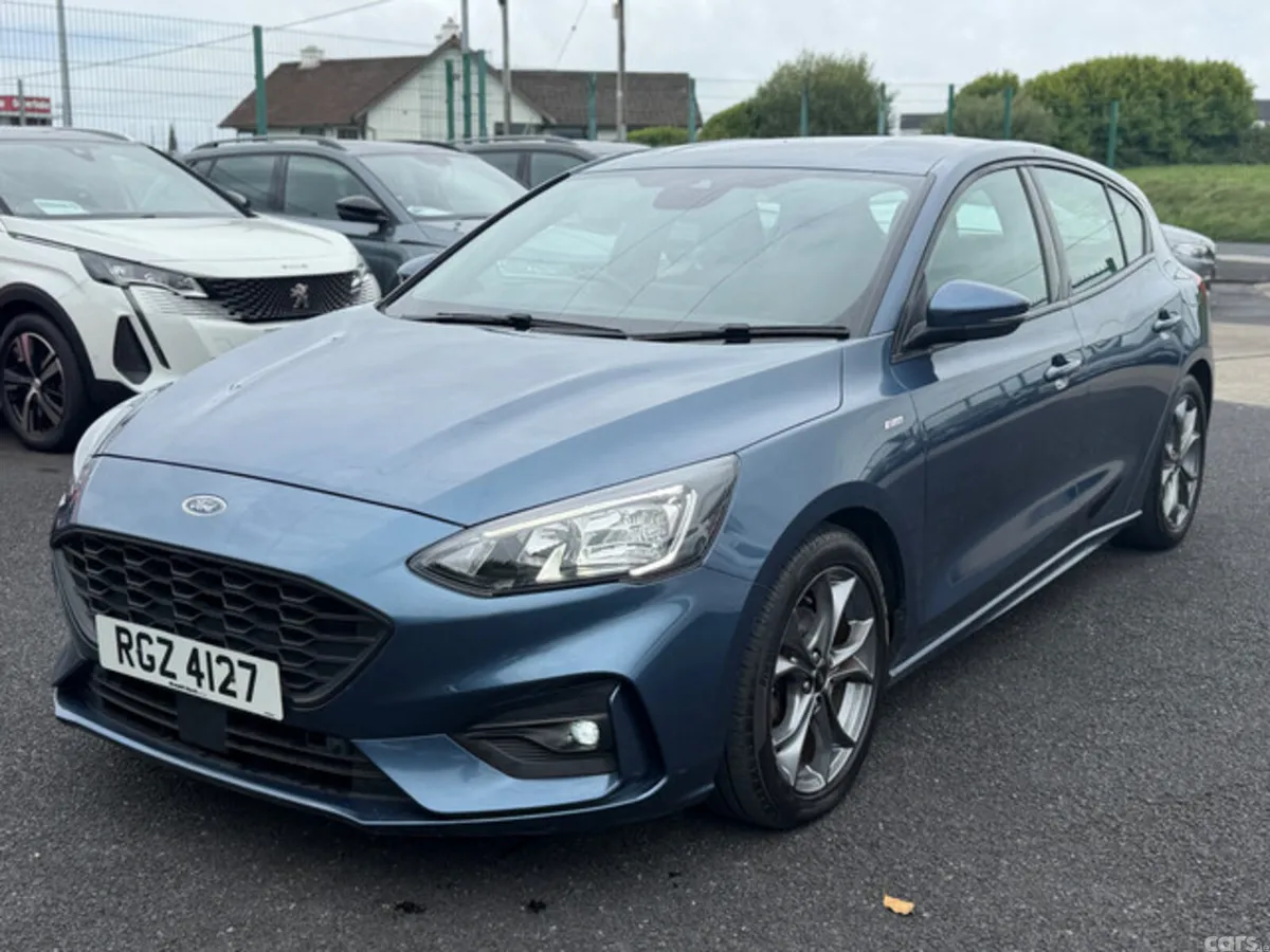 Ford Focus Hatchback, Diesel, 2020, Blue