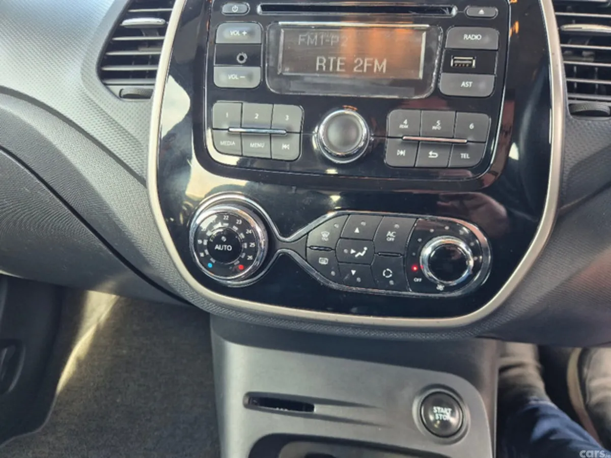 Renault Captur Hatchback, Diesel, 2014, Orange