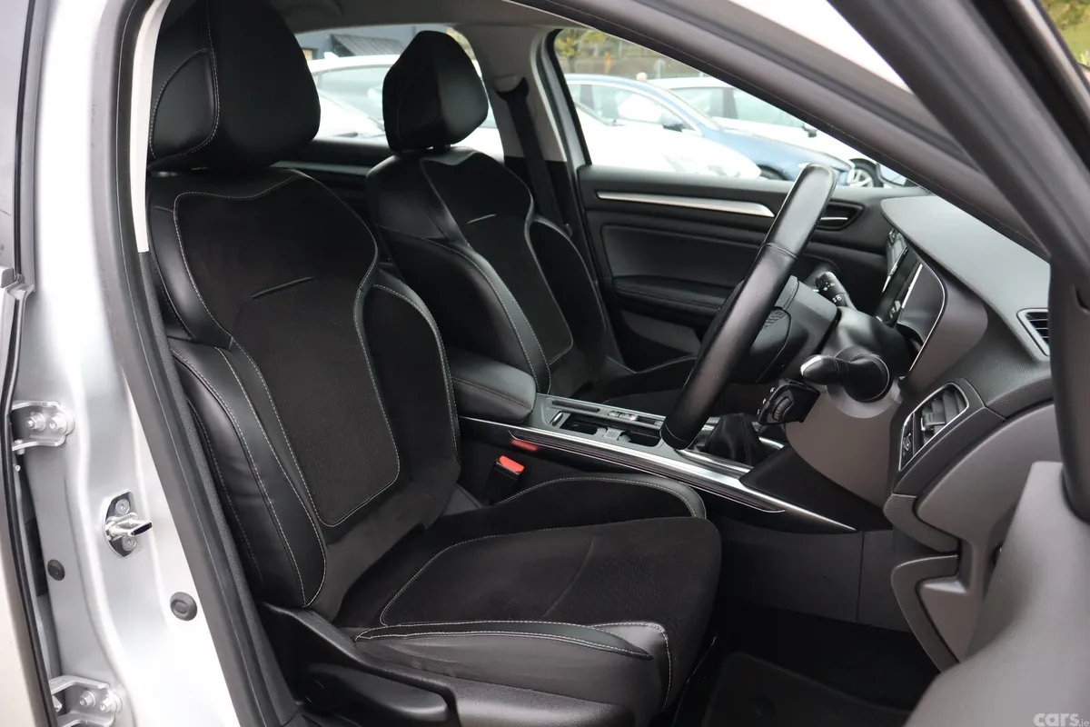 Renault Megane Saloon, Diesel, 2017, Silver