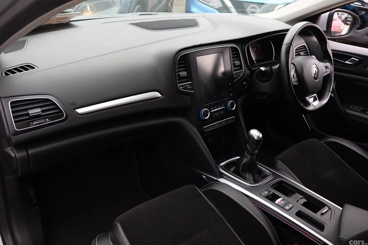 Renault Megane Saloon, Diesel, 2017, Silver