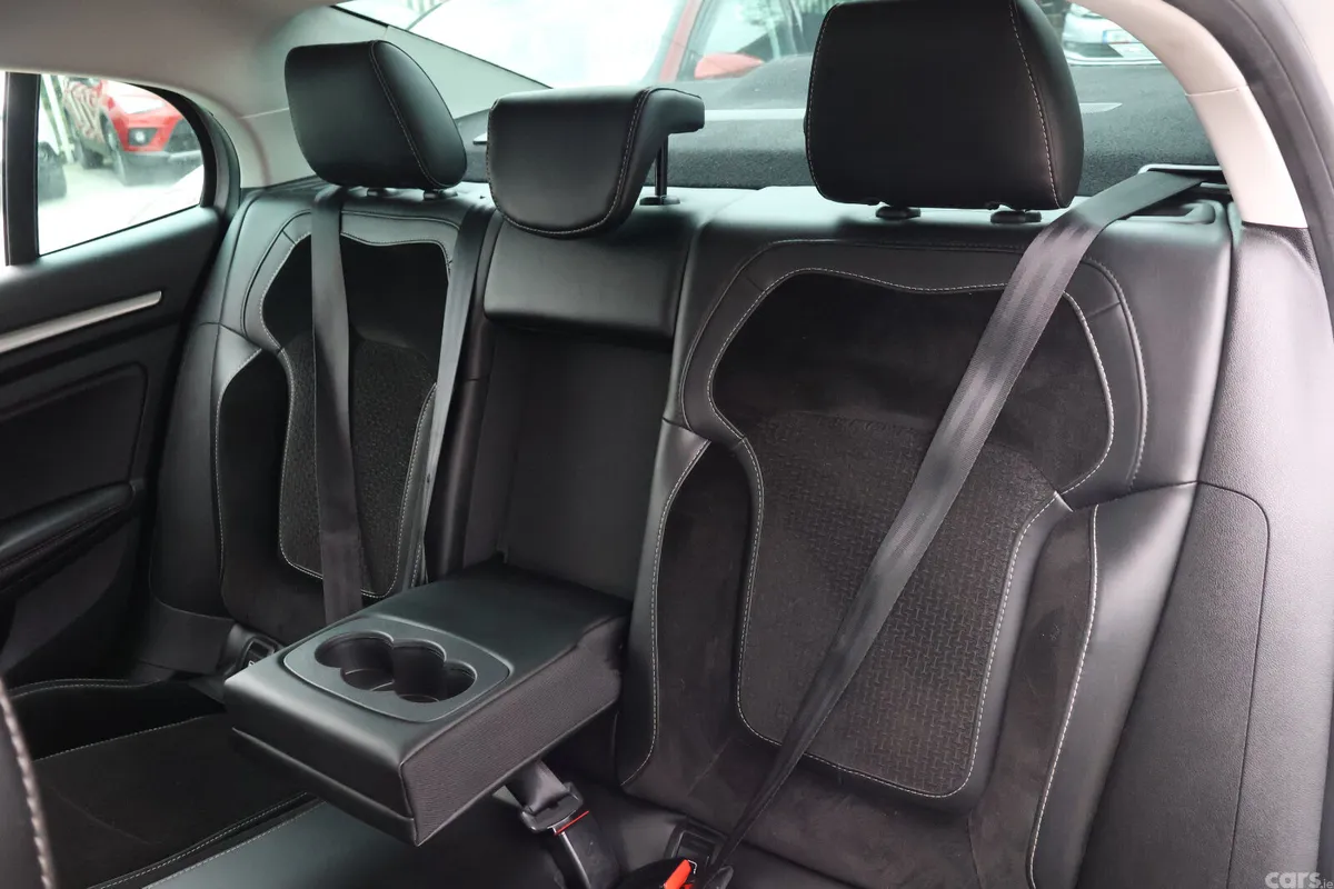 Renault Megane Saloon, Diesel, 2017, Silver