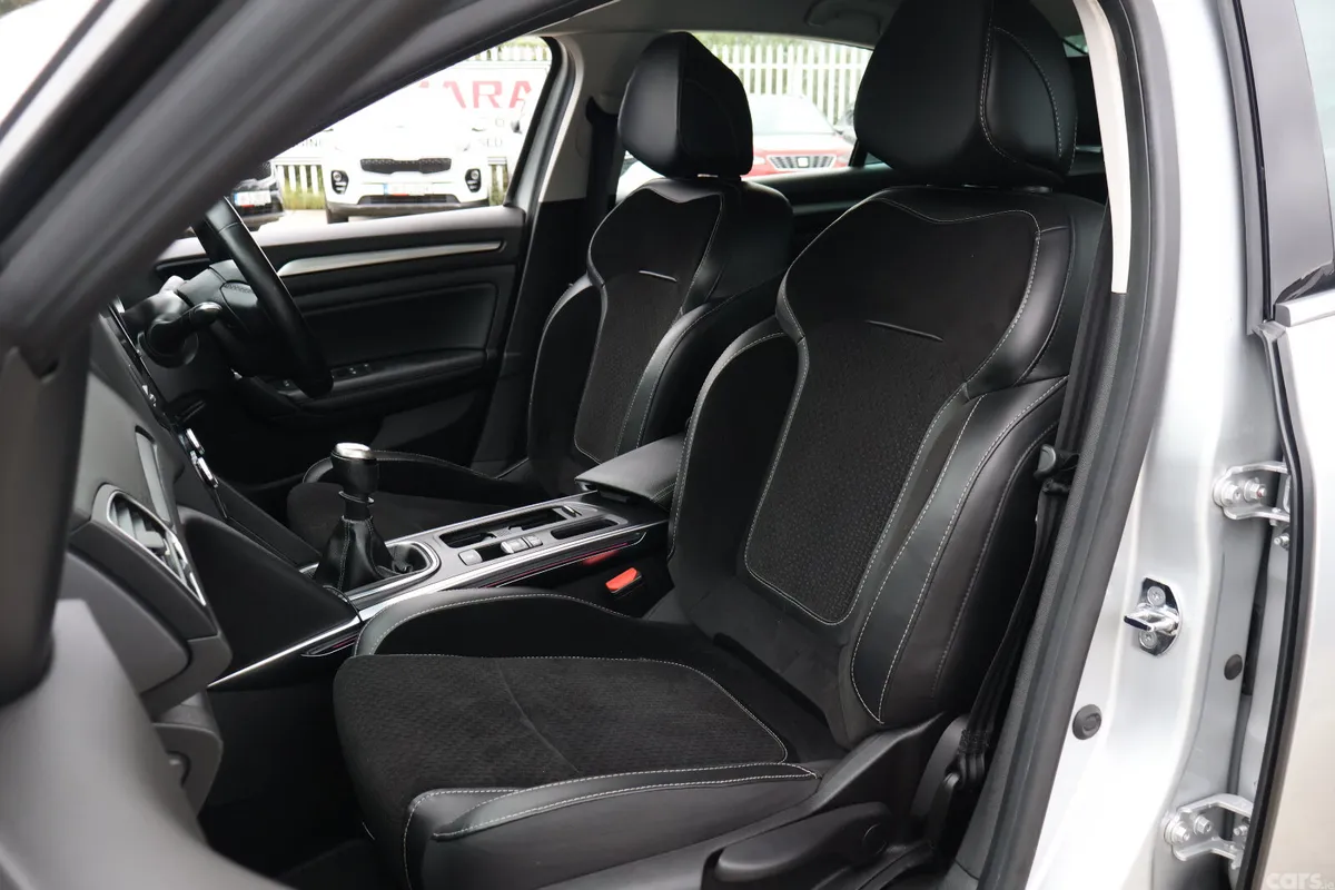 Renault Megane Saloon, Diesel, 2017, Silver