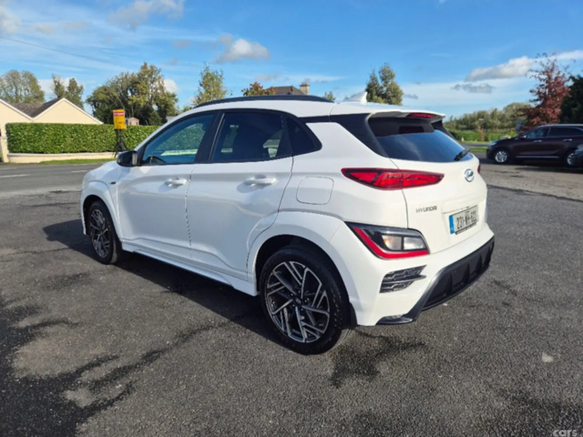 Hyundai KONA MPV, Petrol, 2023, White