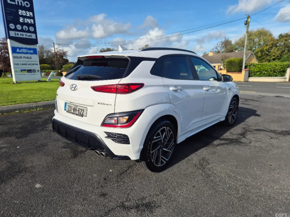 Hyundai KONA MPV, Petrol, 2023, White