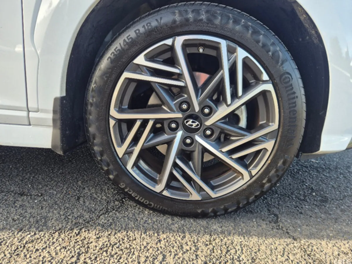 Hyundai KONA MPV, Petrol, 2023, White
