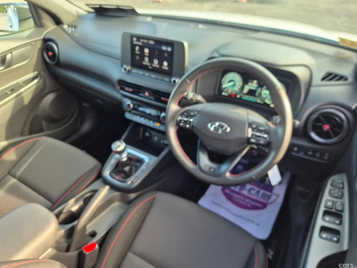 Hyundai KONA MPV, Petrol, 2023, White