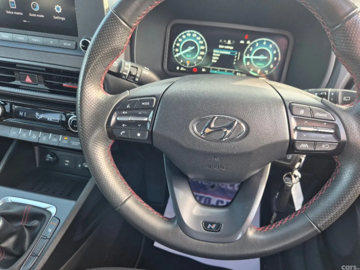 Hyundai KONA MPV, Petrol, 2023, White