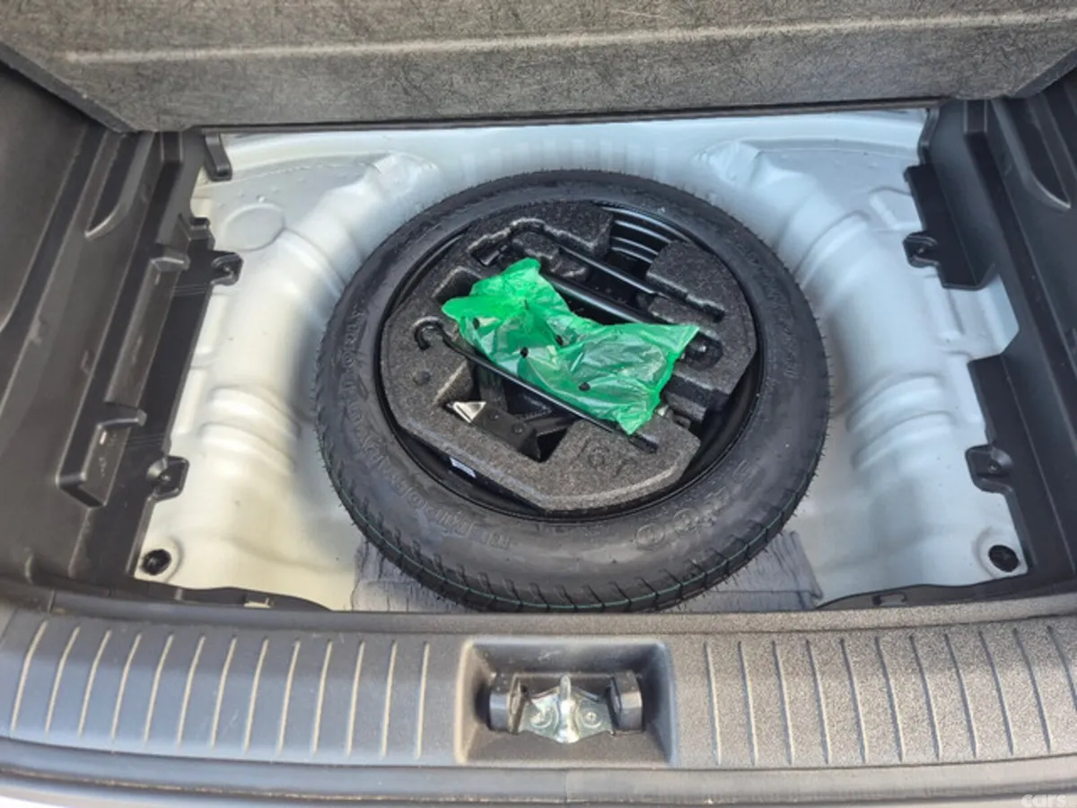 Hyundai KONA MPV, Petrol, 2023, White