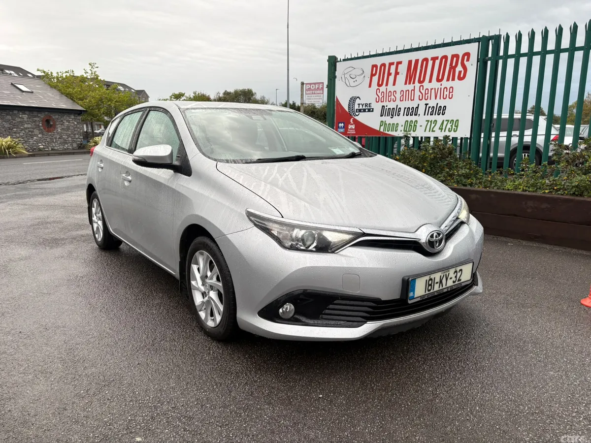 Toyota Auris Hatchback, Petrol, 2018, Grey