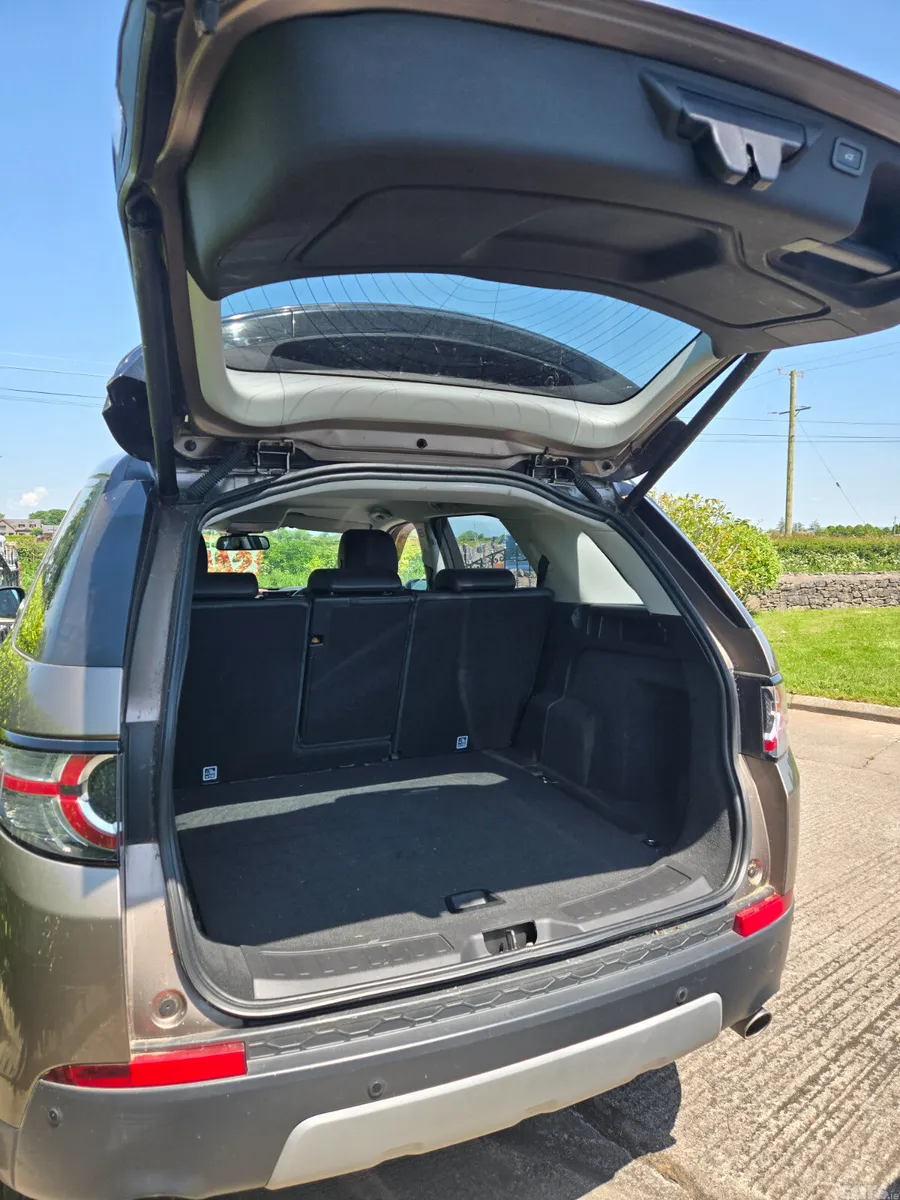 Land Rover Discovery SUV, Diesel, 2015, Gold