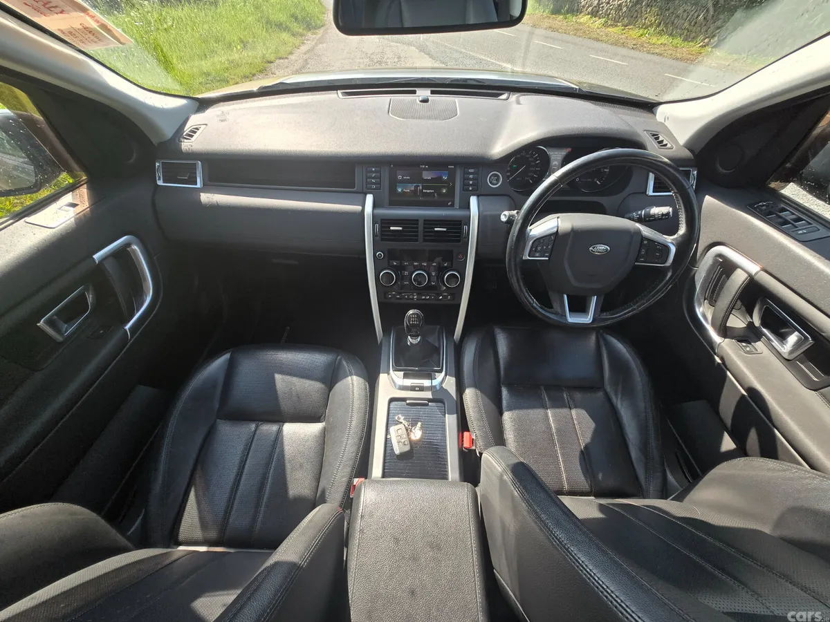 Land Rover Discovery SUV, Diesel, 2015, Gold