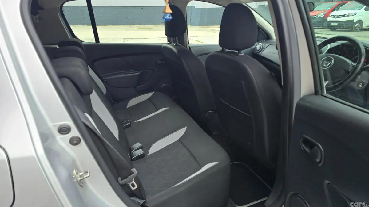 Dacia Sandero Stepway Hatchback, Diesel, 2016, Silver