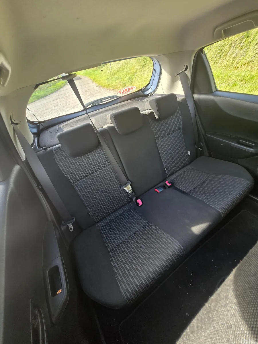Toyota Yaris Hatchback, Petrol, 2014, Blue