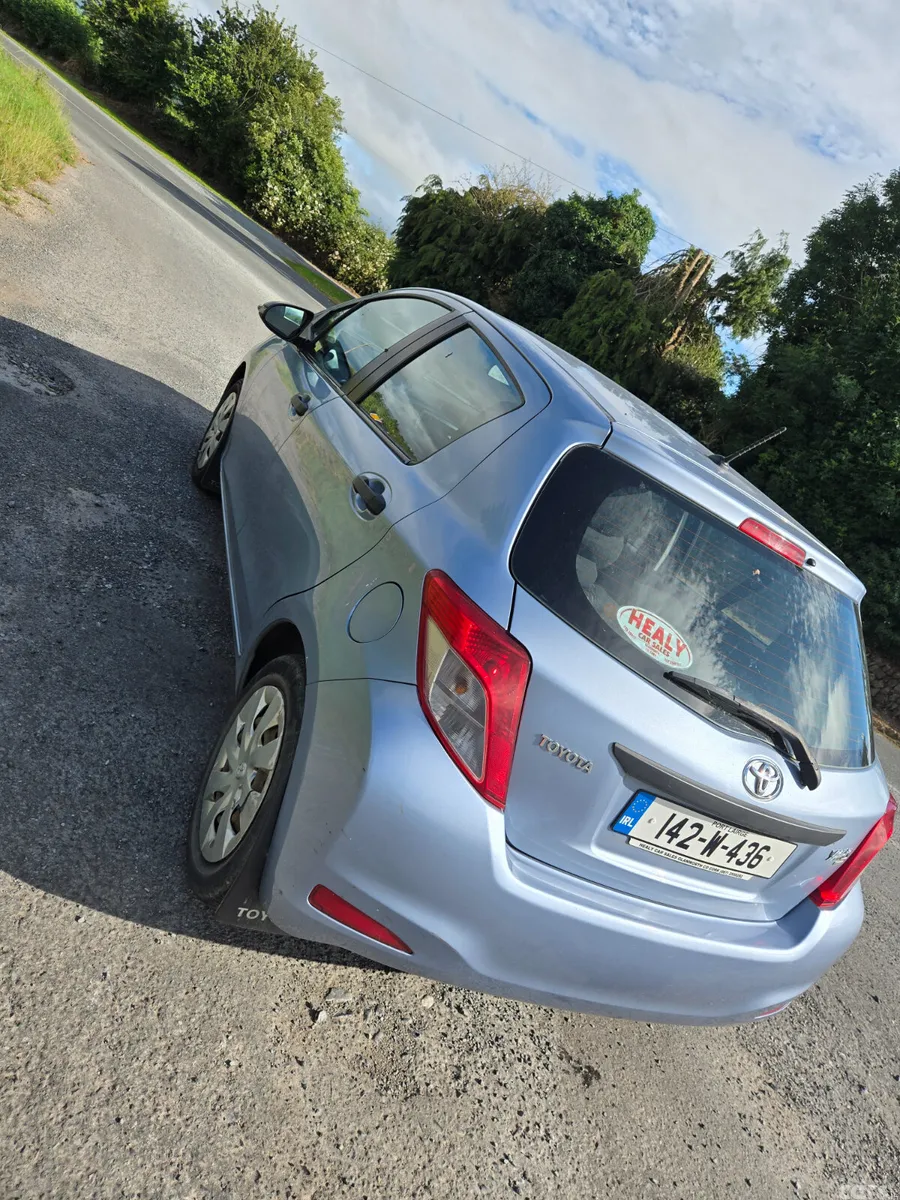 Toyota Yaris Hatchback, Petrol, 2014, Blue