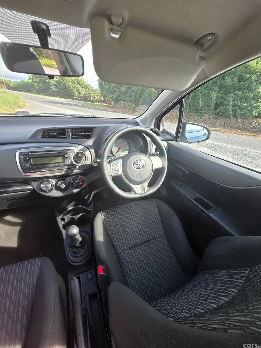 Toyota Yaris Hatchback, Petrol, 2014, Blue