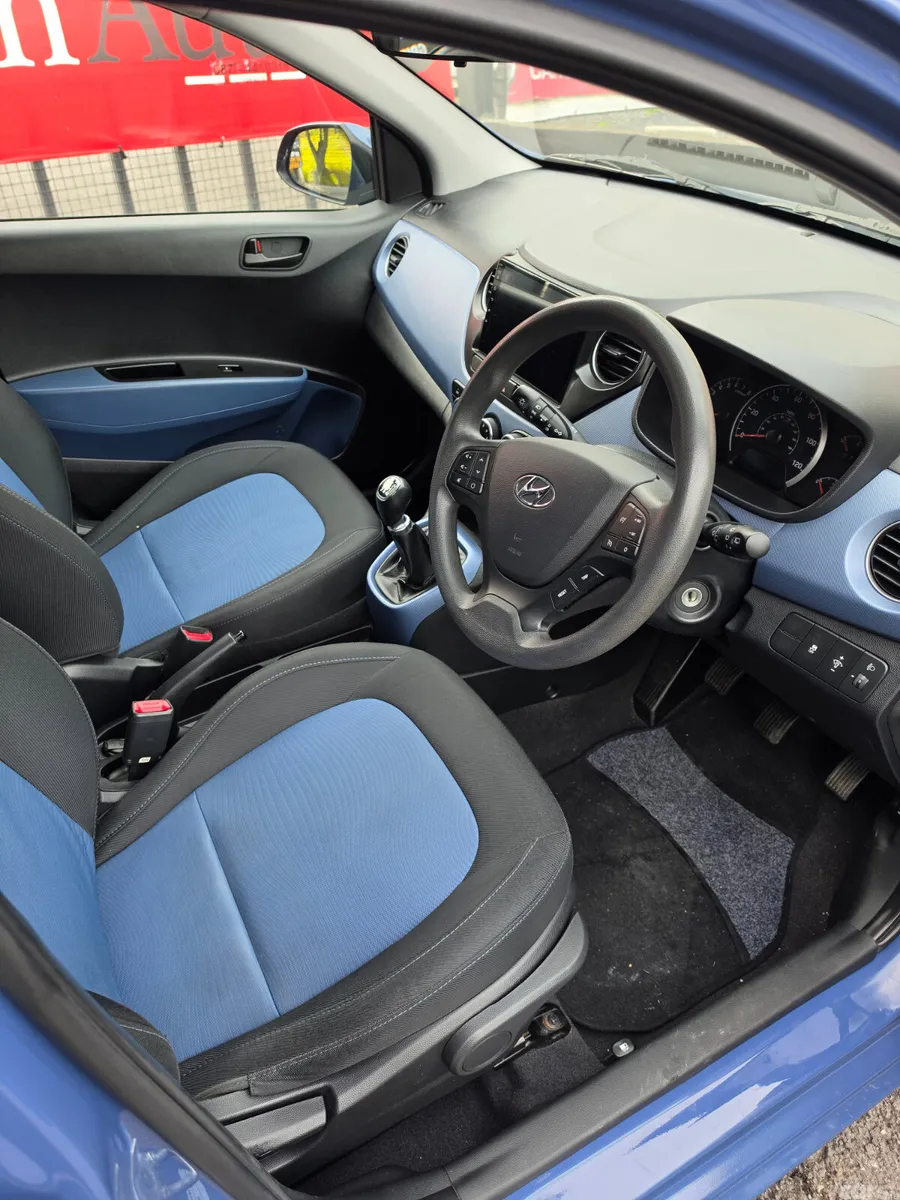 Hyundai i10 Hatchback, Petrol, 2016, Blue