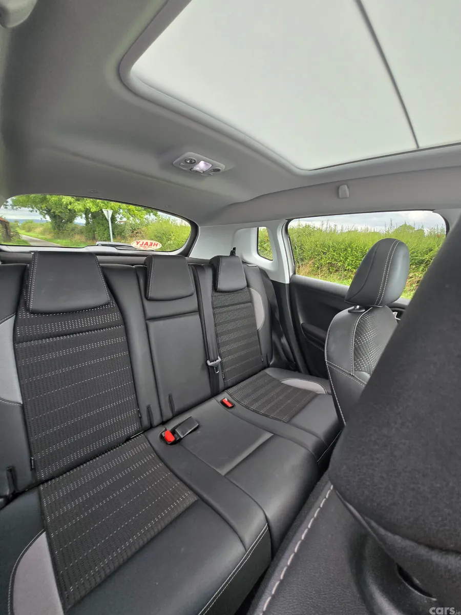 Peugeot 2008 Estate, Petrol, 2019, White