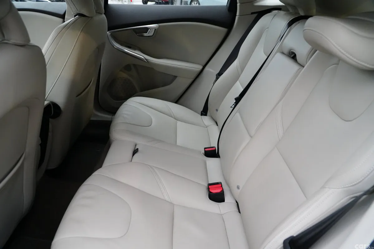 Volvo V40 Hatchback, Diesel, 2016, Blue