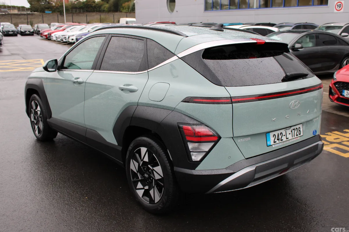 Hyundai KONA MPV, Petrol, 2024, Green