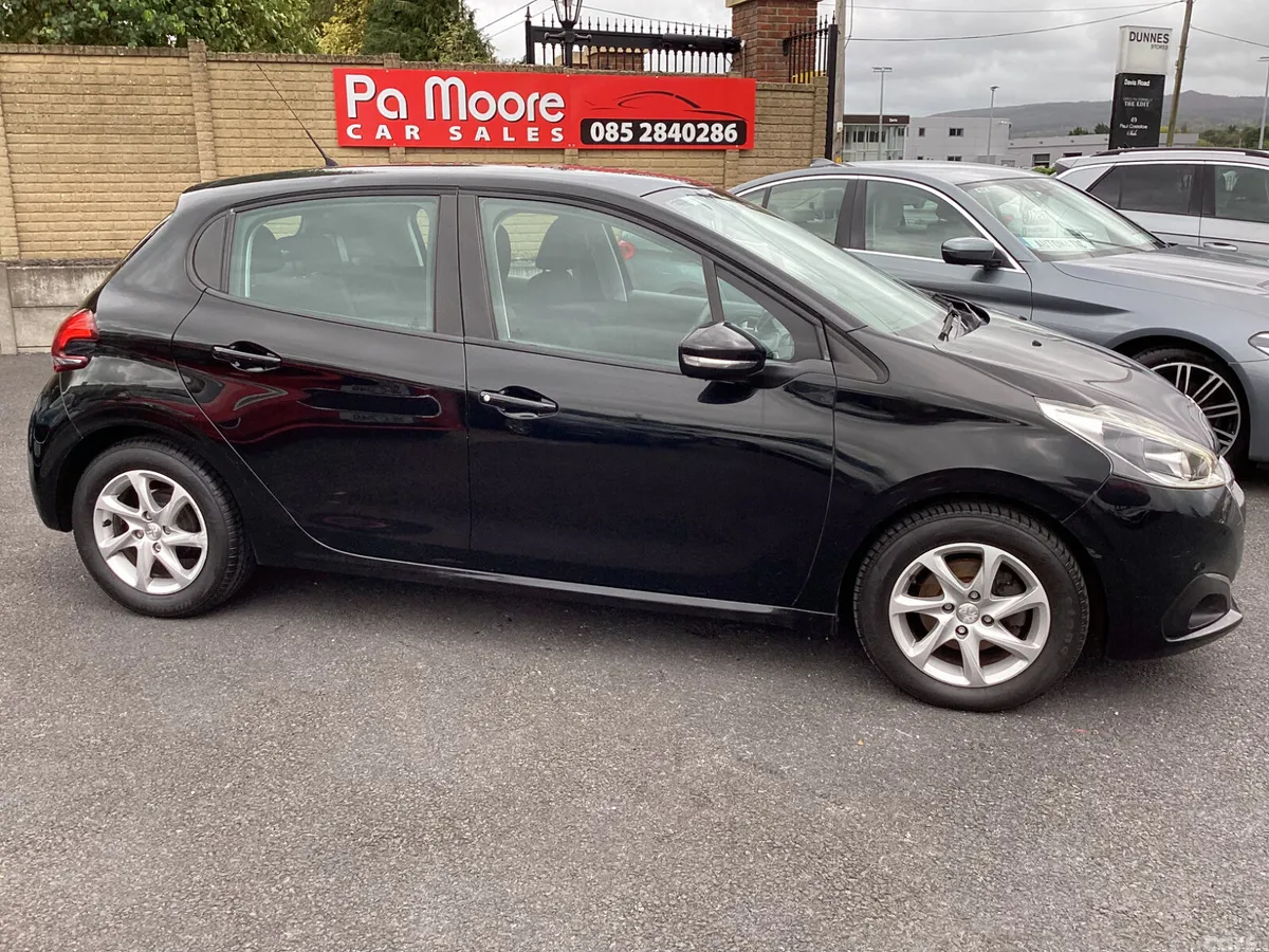 Peugeot 208 Hatchback, Diesel, 2017, Black