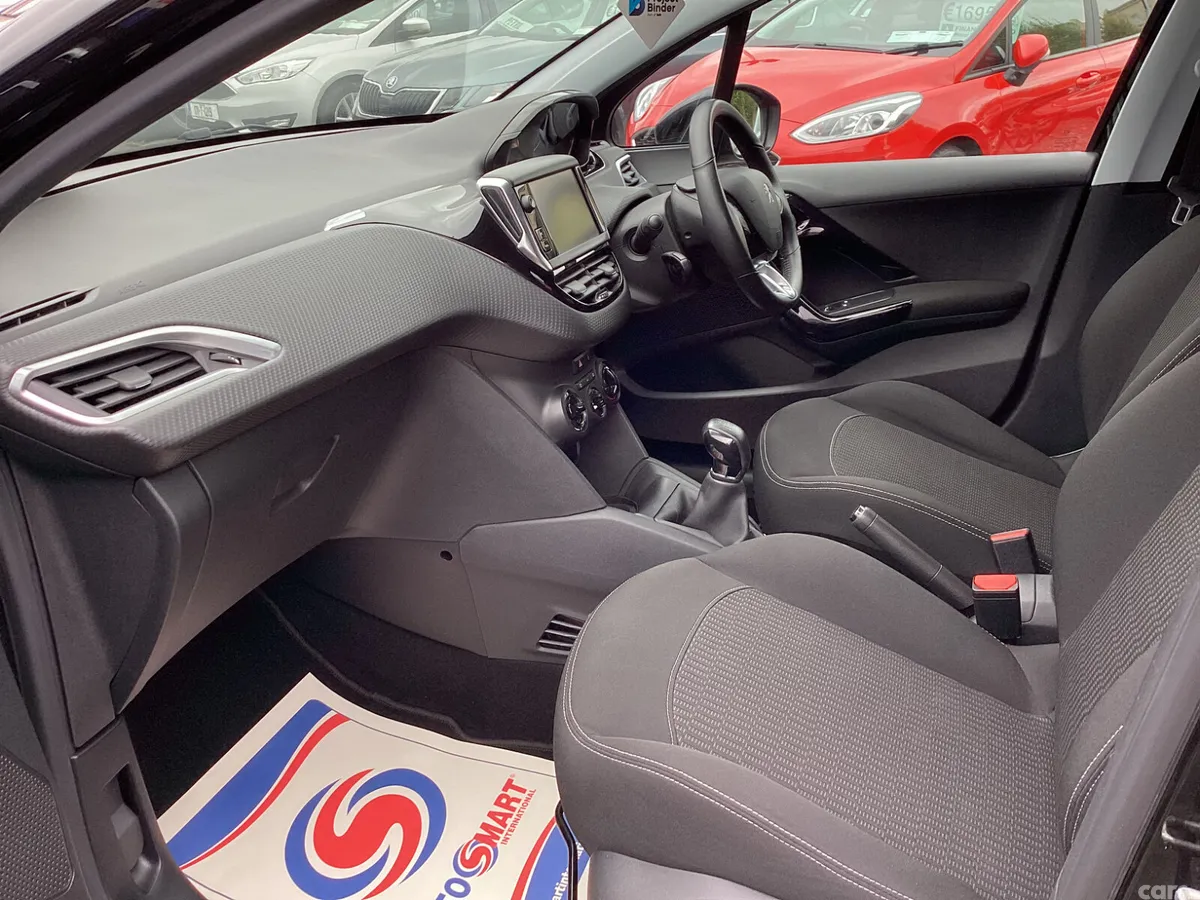 Peugeot 208 Hatchback, Diesel, 2017, Black