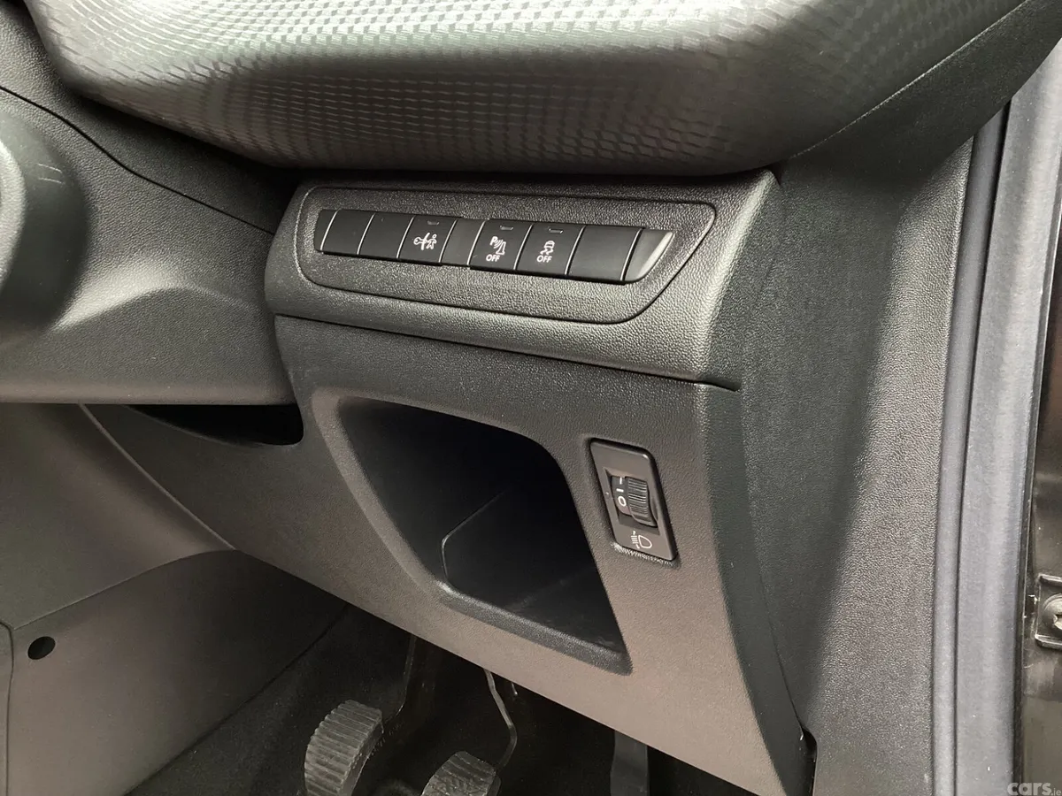 Peugeot 208 Hatchback, Diesel, 2017, Black
