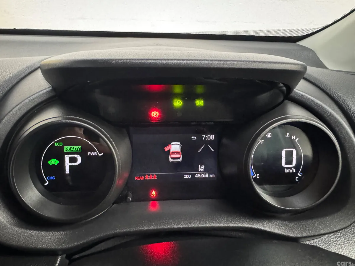 Toyota Yaris Cross Estate, Petrol Hybrid, 2023, White