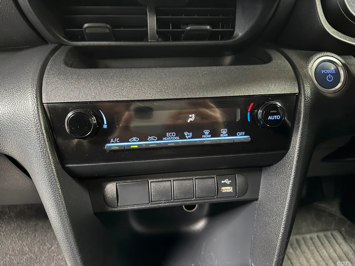 Toyota Yaris Cross Estate, Petrol Hybrid, 2023, White