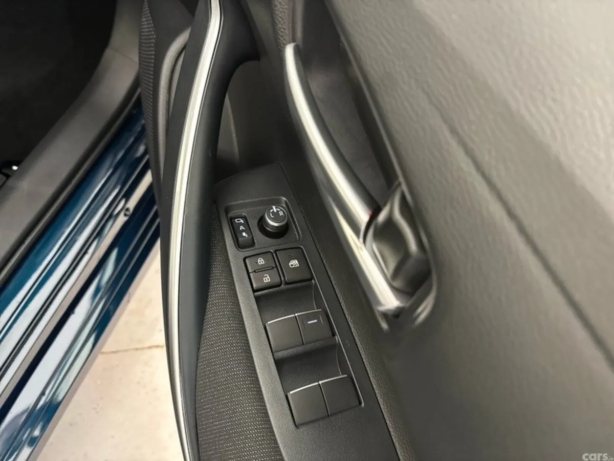 Toyota Corolla Saloon, Petrol Hybrid, 2027, 